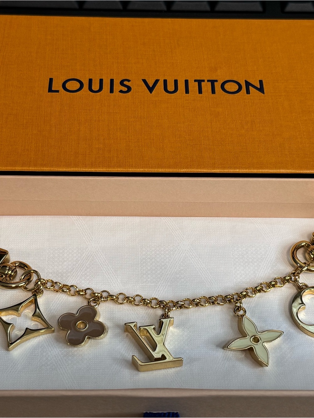 Louis Vuitton Gold Bag charm - Picture 3 of 3